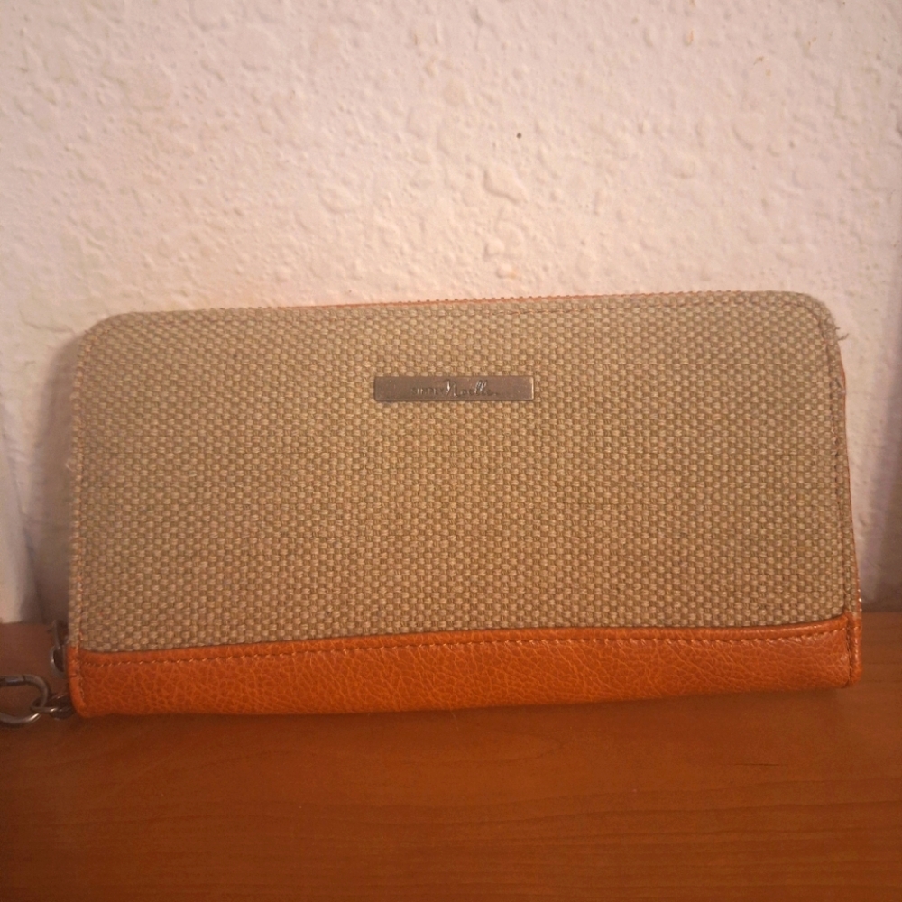 Simply Noelle wallet